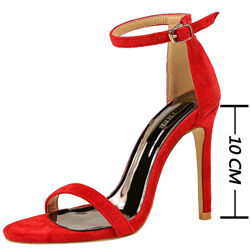 A Vintage Style Sandals with Delicate Timeless Details