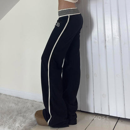 Classic Vintage Pants with a Flattering Fit