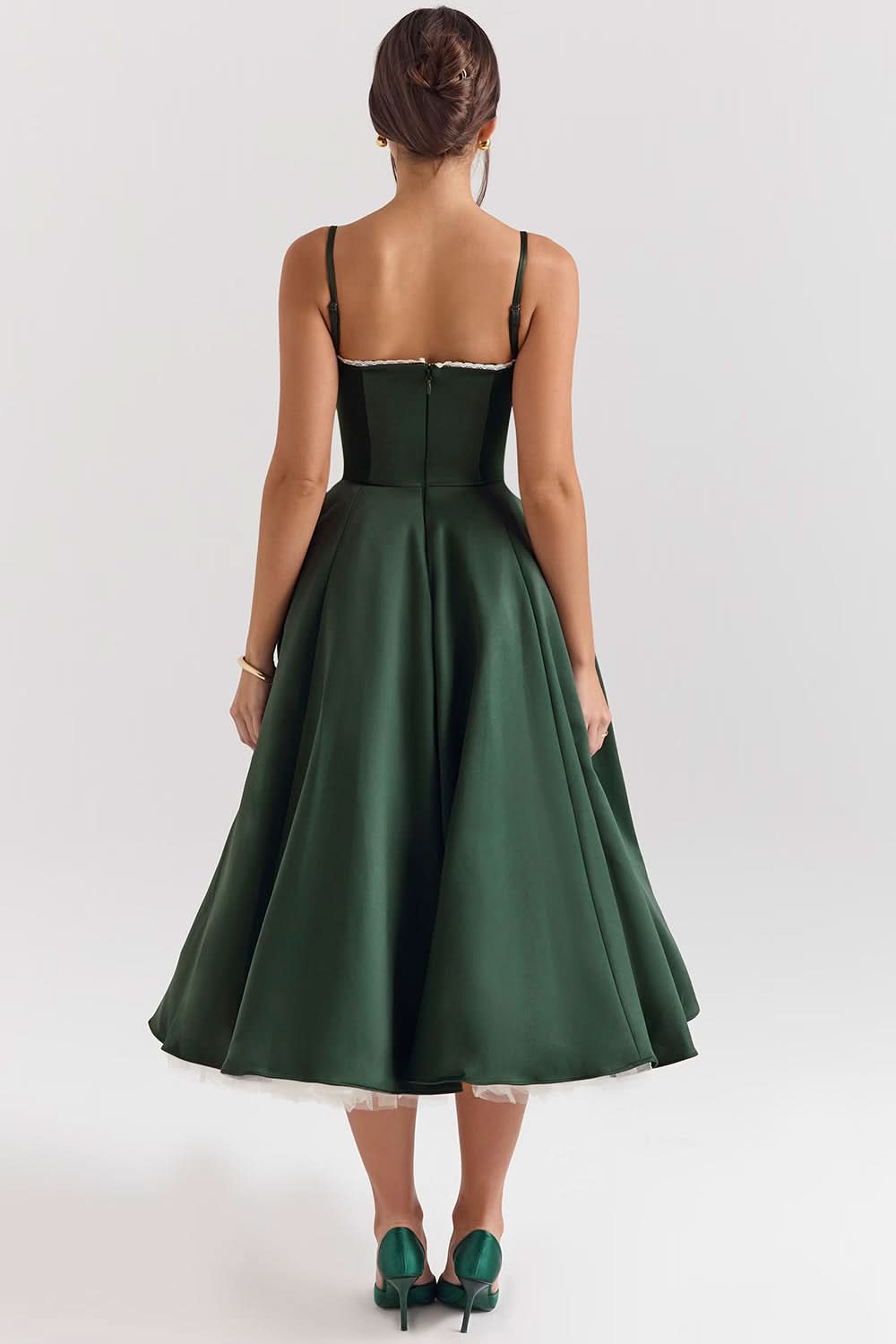 Gracefully Styled Dress for Any Occasion