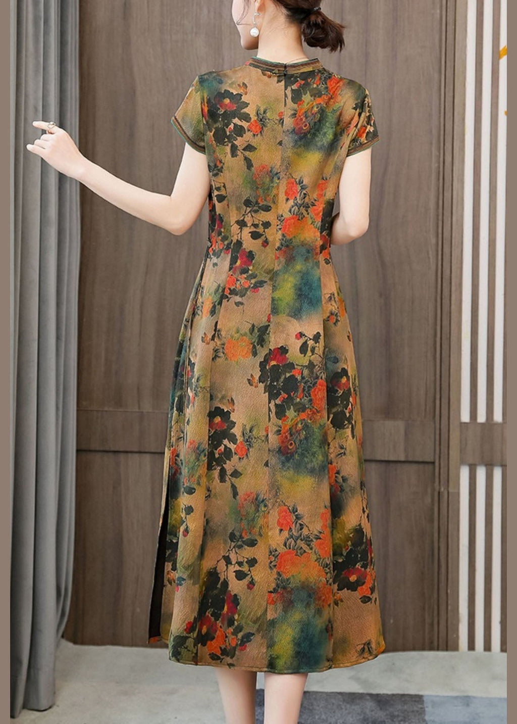 Classic Vintage & Enduringly Stylish Dress