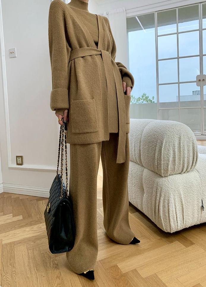 Effortlessly Elegant Garment with a Timeless Design