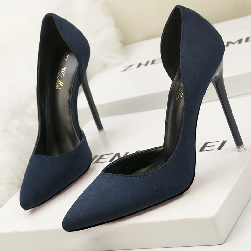 Polished Heels with an Effortless Classic Look
