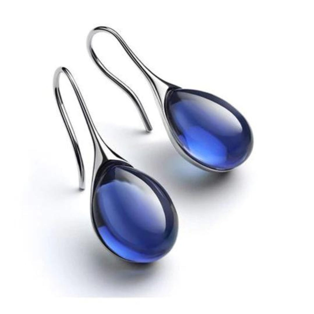 Charming gold earrings for every occasion