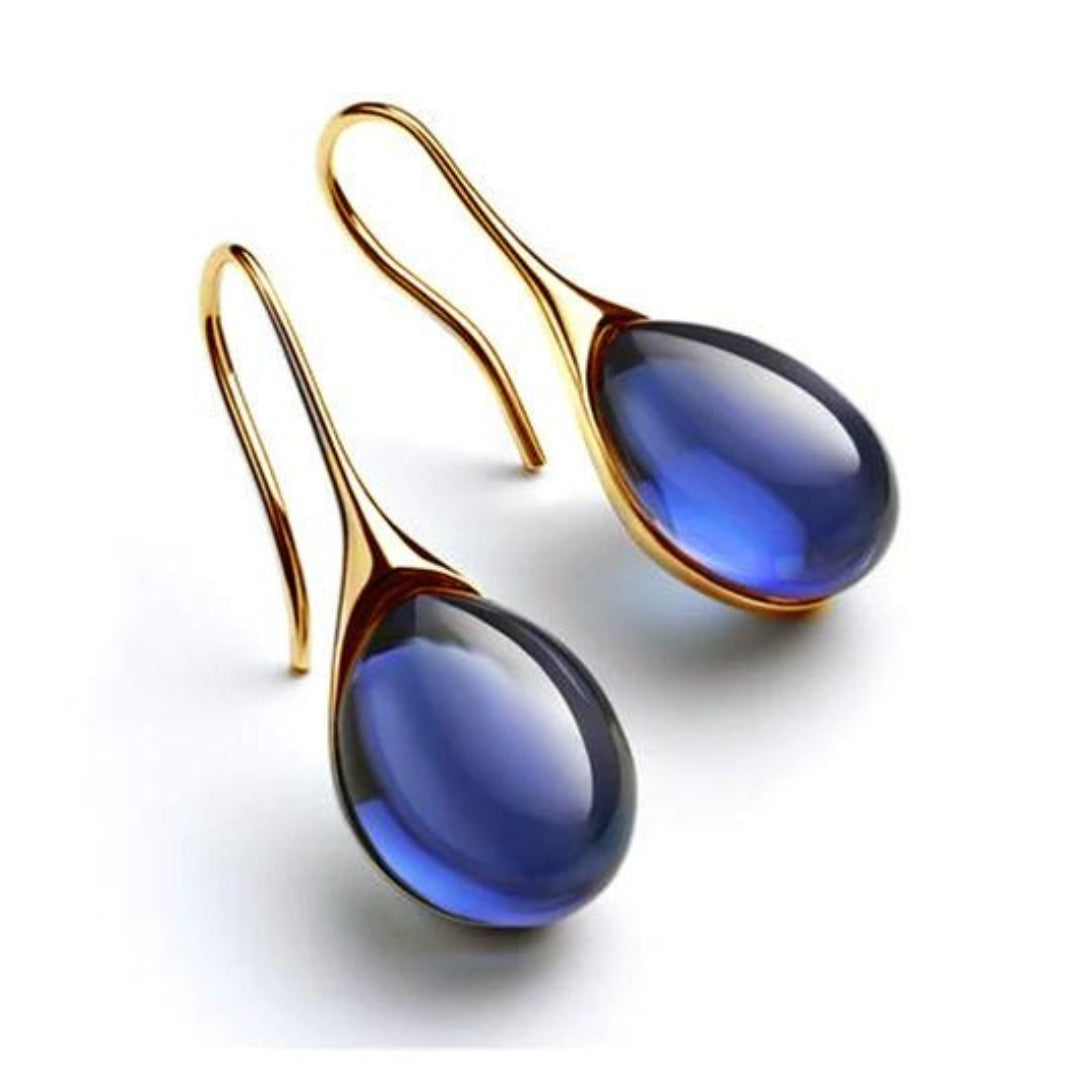 Charming gold earrings for every occasion