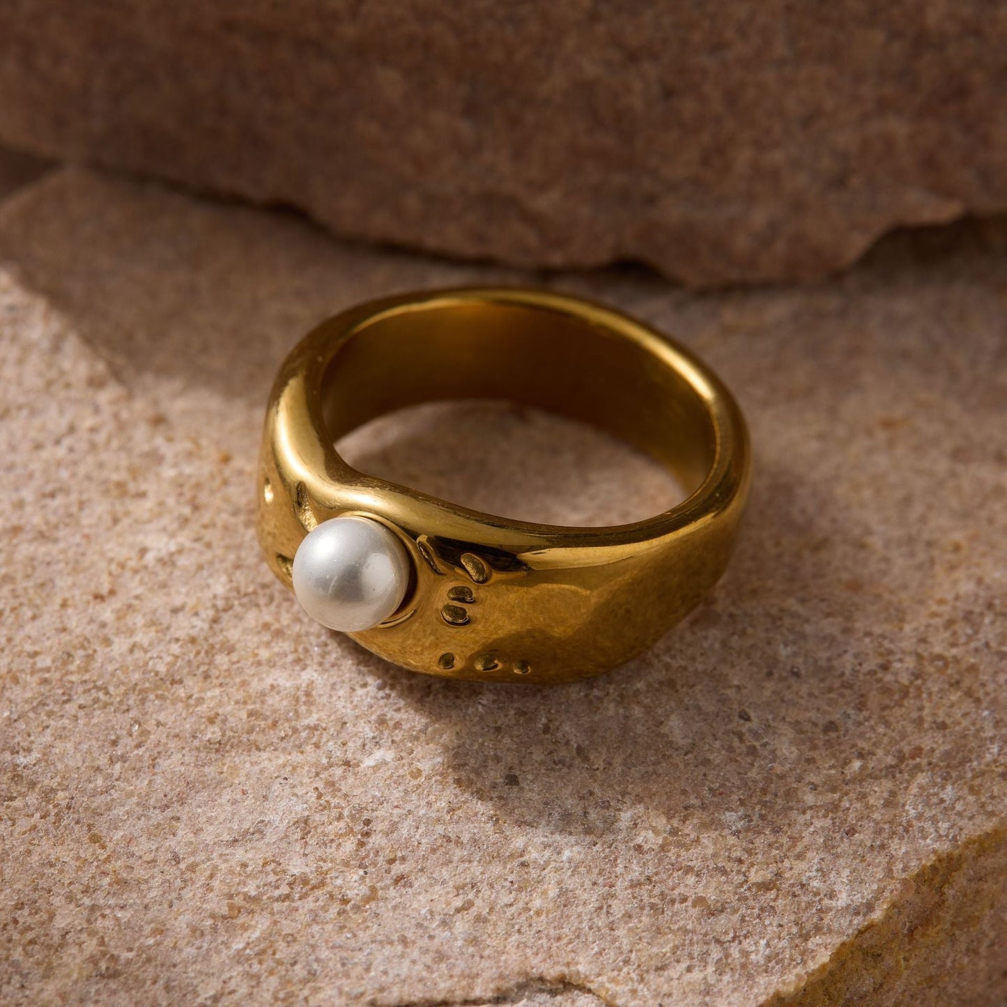 Classic Pearl Ring