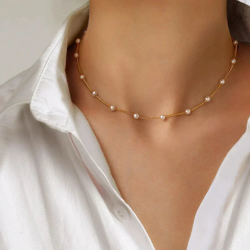 Charming gold necklace for every occasion