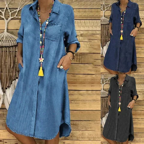 Jeans midi dress with rolled-up sleeves and a breast pocket.