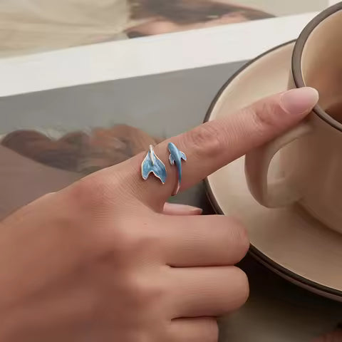 Elegant Blue Leaf Ring