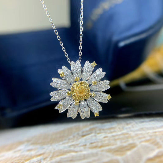 Elegant Daisy Necklace