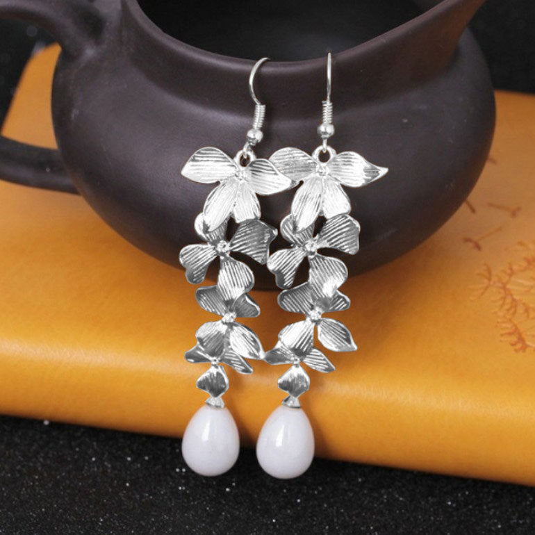 Elegant Floral Pearl Earrings