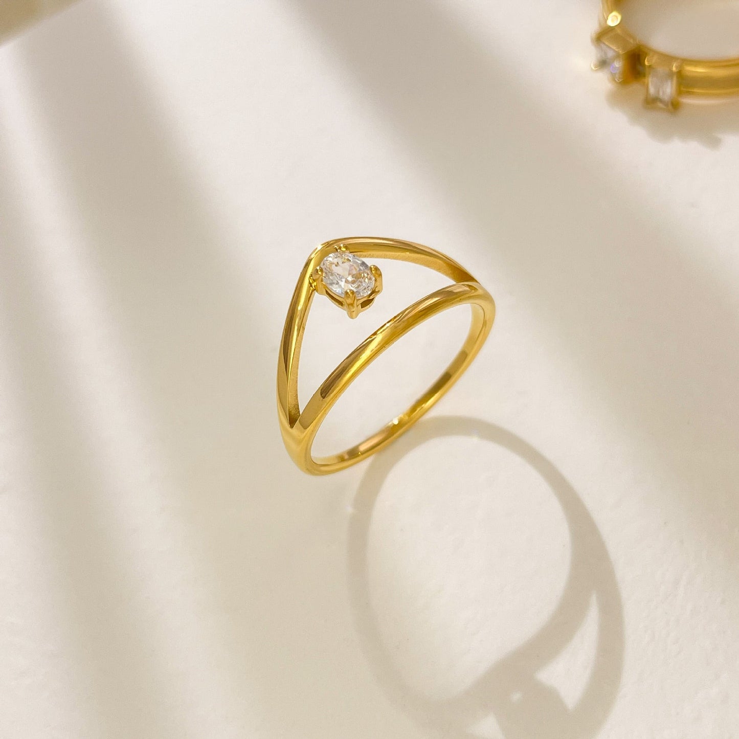 Elegant Gold Diamond Ring