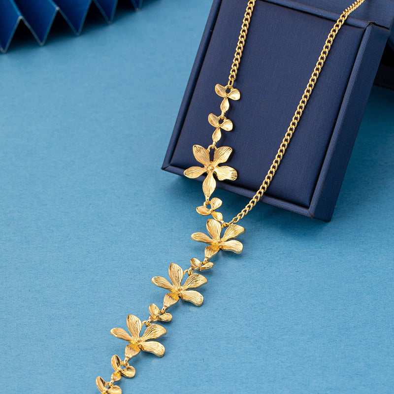 Elegant Gold Flower Necklace