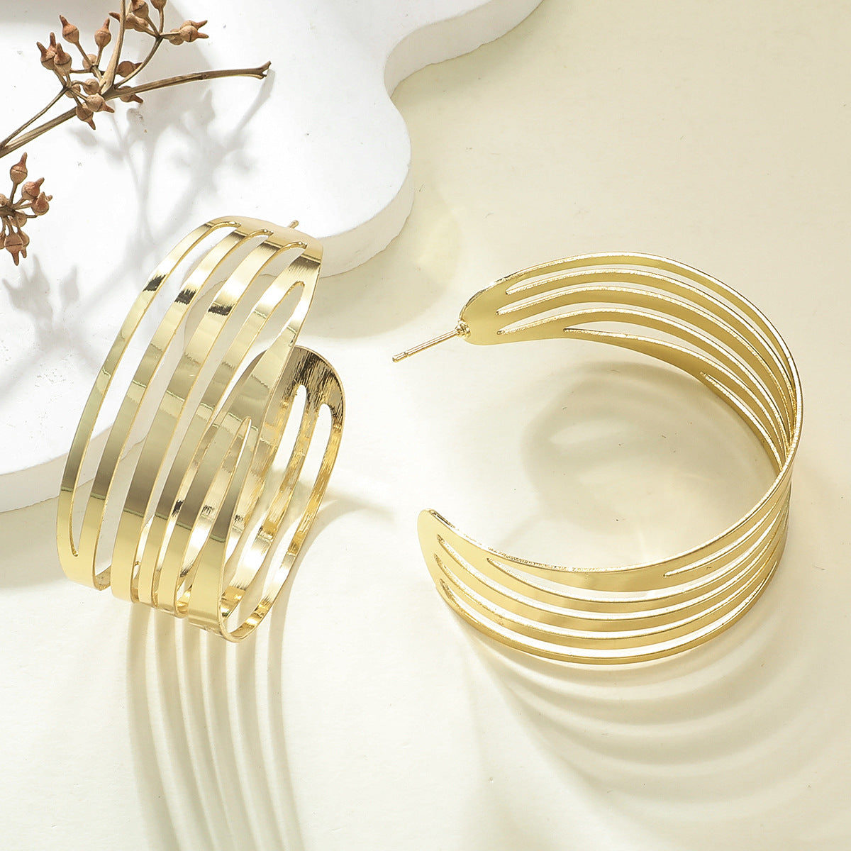 Elegant Gold Hoop Earrings