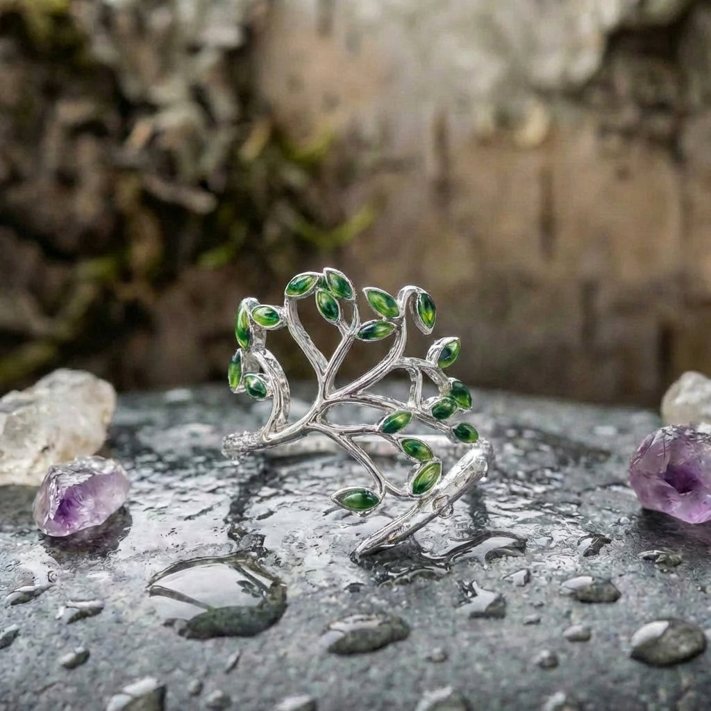 Elegant Green Leaf Ring