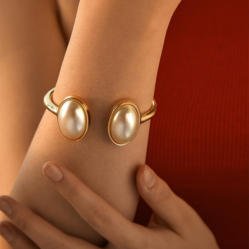 Elegant Pearl Bracelet