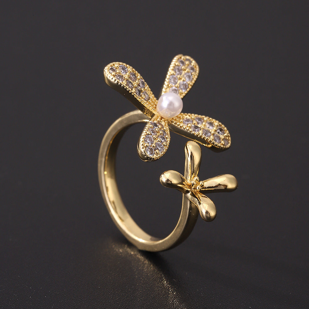 Elegant Pearl Flower Ring