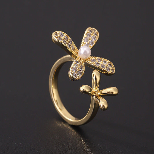 Elegant Pearl Flower Ring