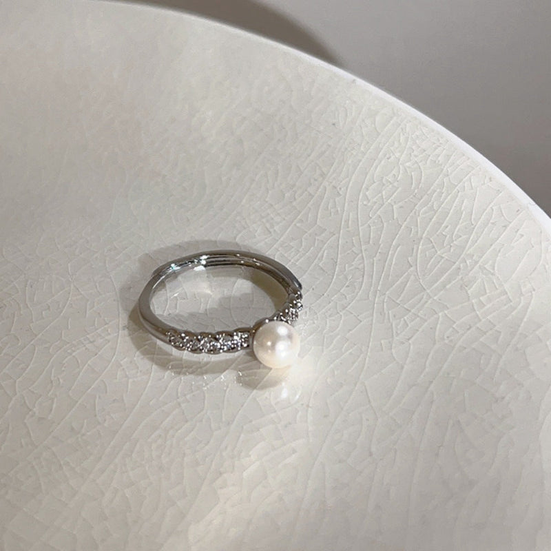 Elegant Pearl Ring