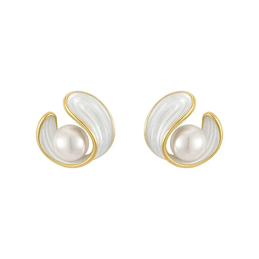 Elegant Pearl Stud