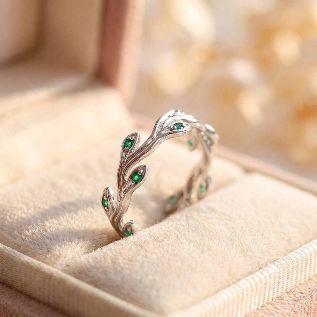 Elegant Silver Leaf Ring