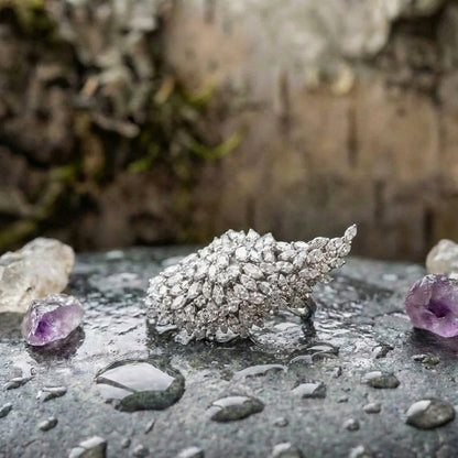 An Elegant White Gold Ear Cuff