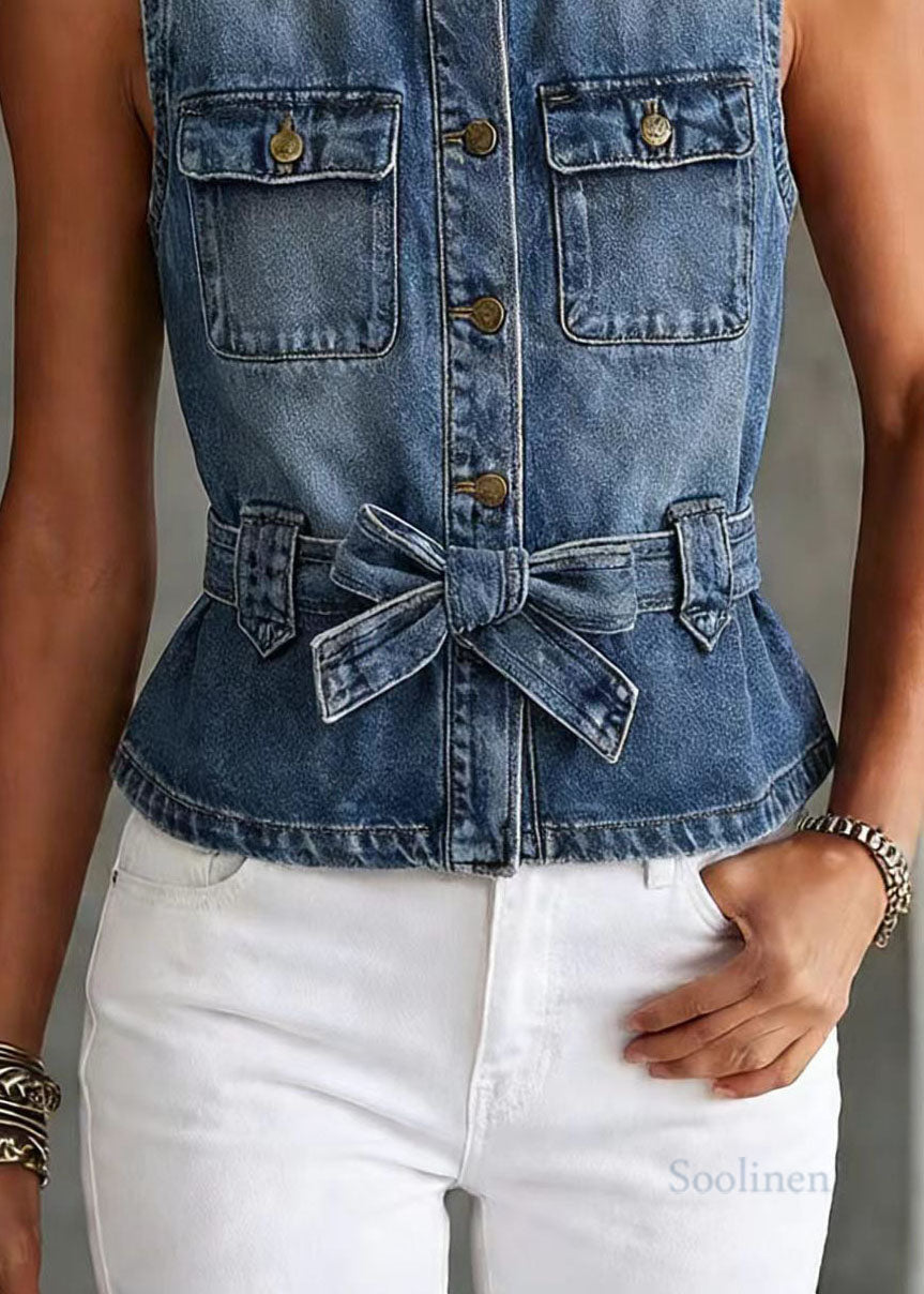 Well Tailored Top with a Graceful Silhouette