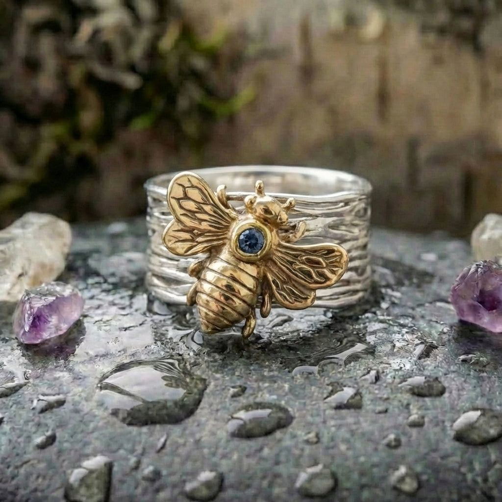 Elegant Bee Sapphire Ring