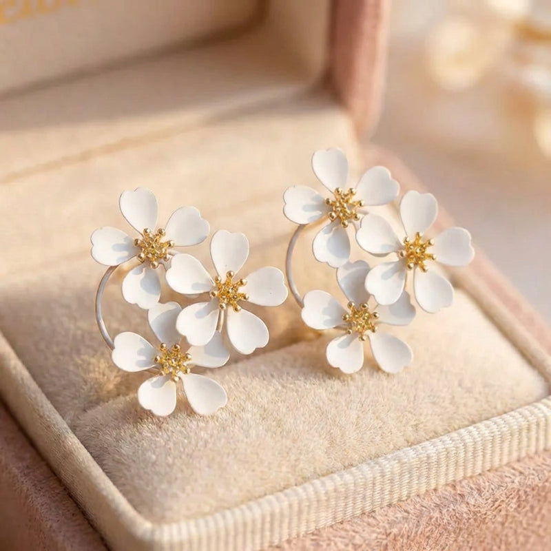 Vintage White Flower Dangling Earrings