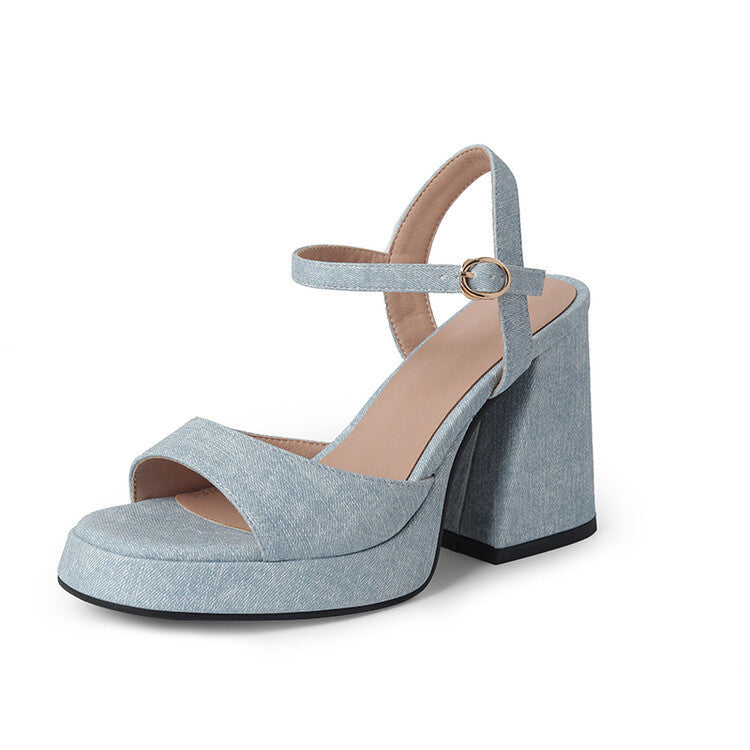 Chic Orthopedic Sandals with a Unique Design