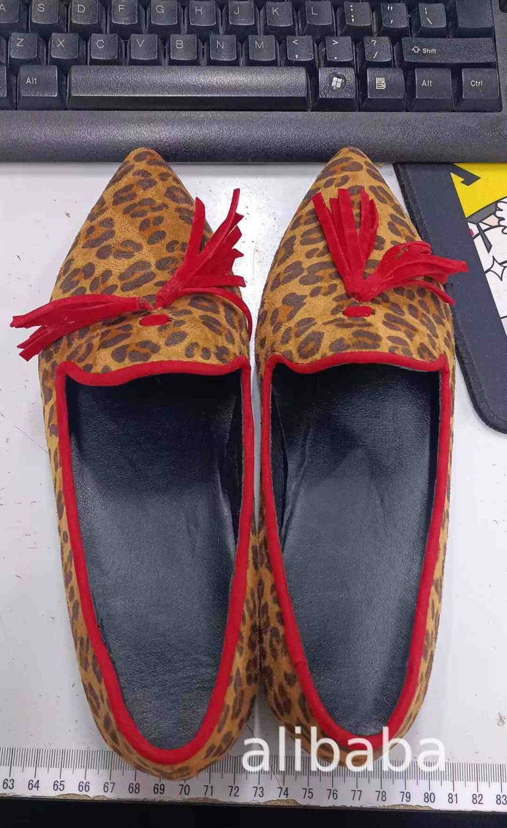 Graceful orthopedic sandals for a modern look