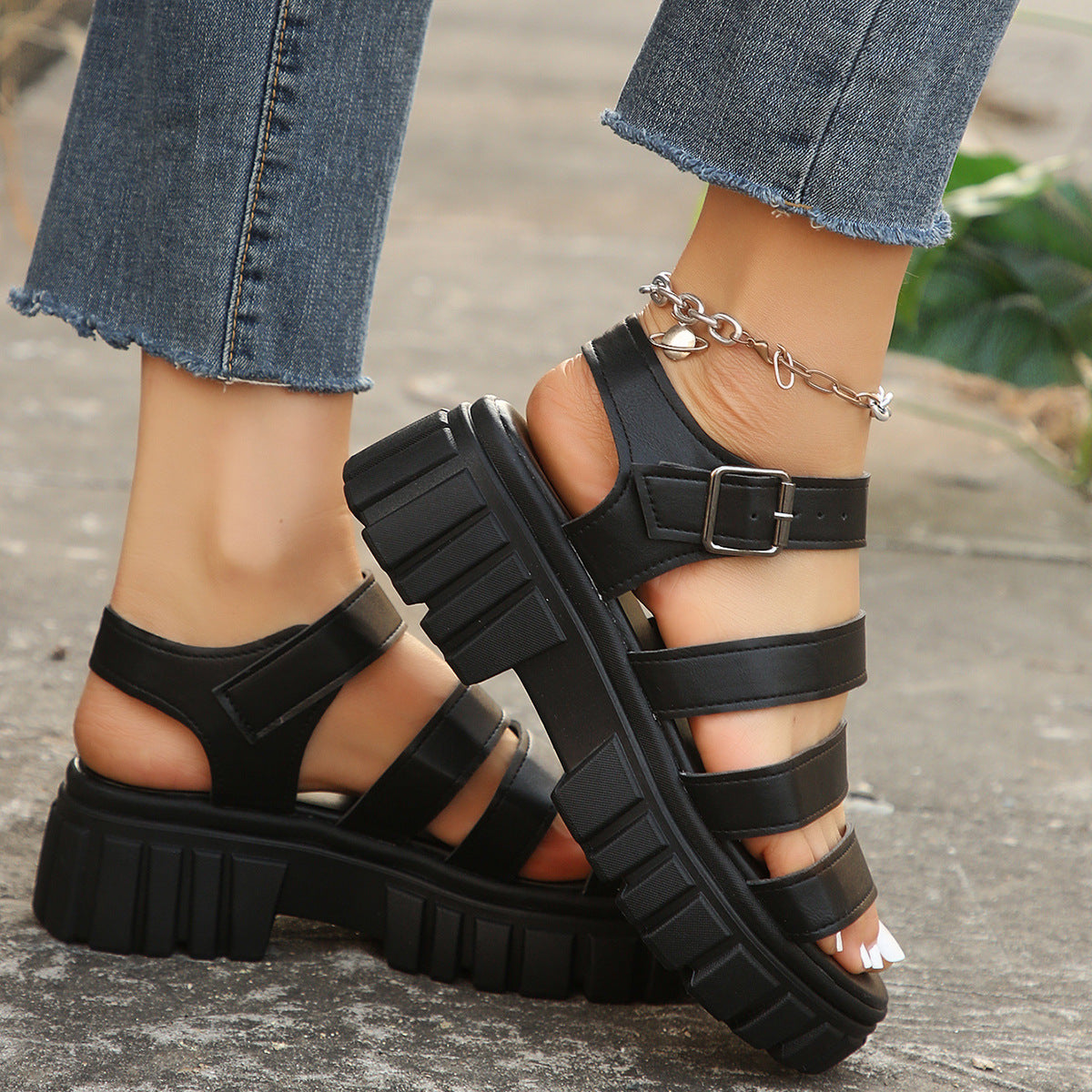 Elegant Orthopedic Sandals with a Modern Look