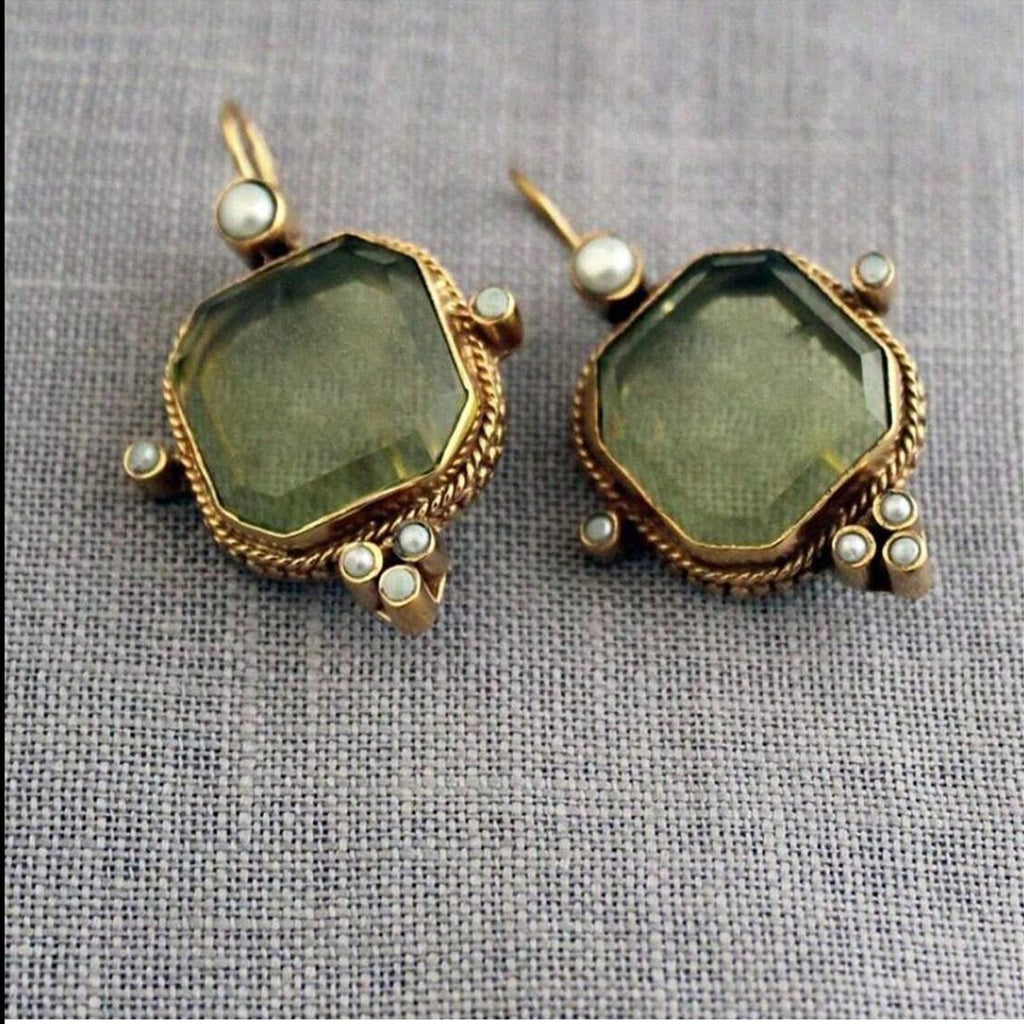 Stunning Earring for Daily Wear