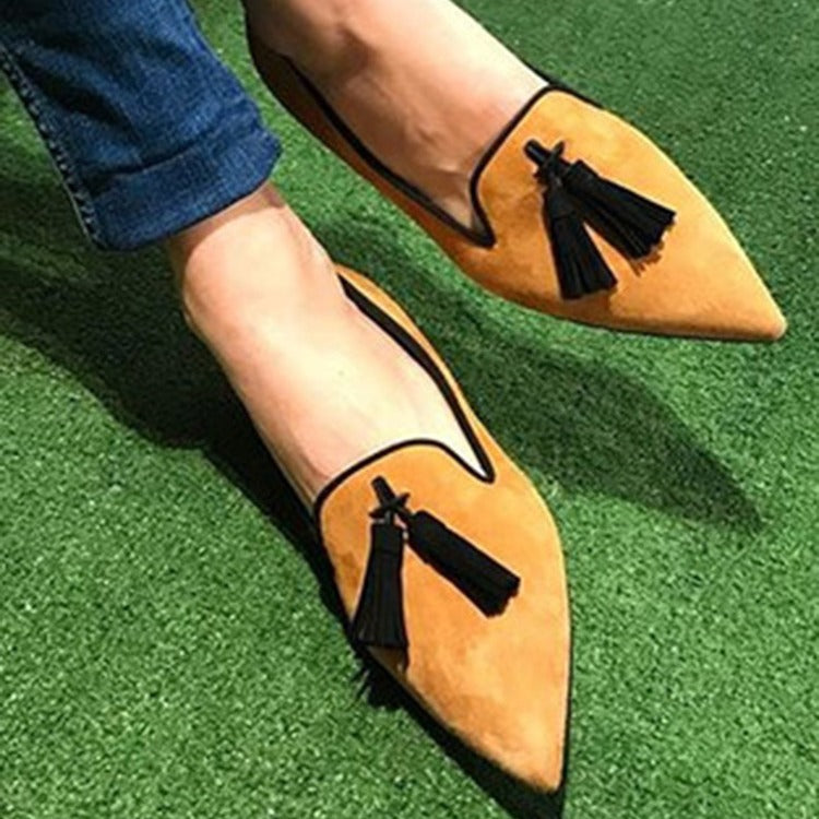 Graceful orthopedic sandals for a modern look