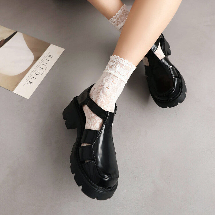 Graceful Orthopedic Sandals for Modern Look