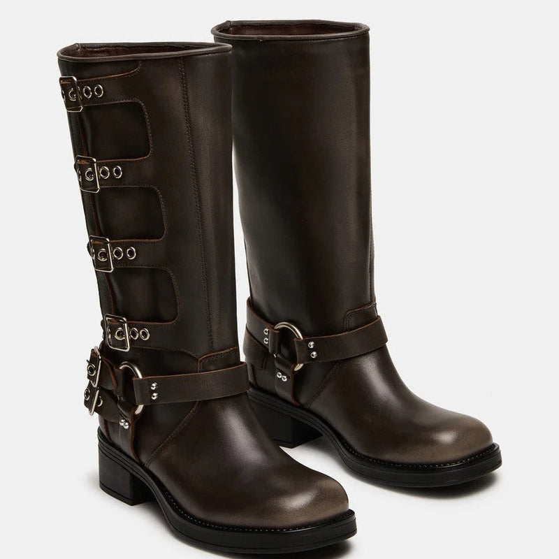 Graceful Orthopedic Boots for Modern Look