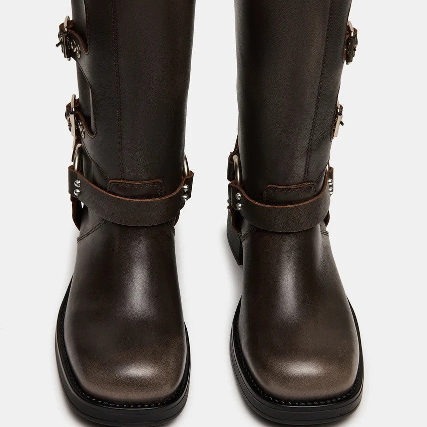 Graceful Orthopedic Boots for Modern Look