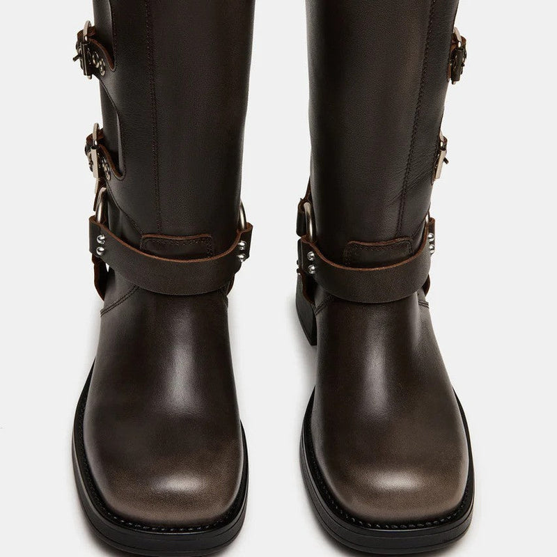 Graceful Orthopedic Boots for Modern Look