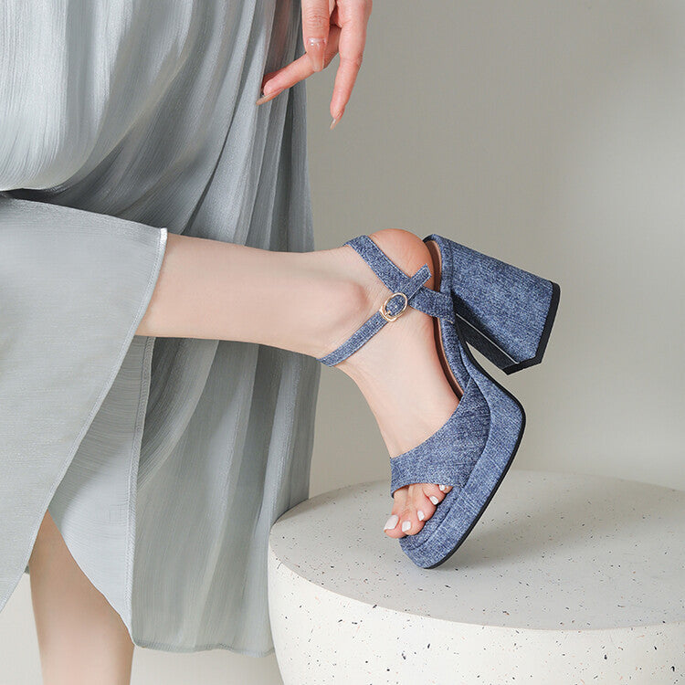Chic Orthopedic Sandals with a Unique Design