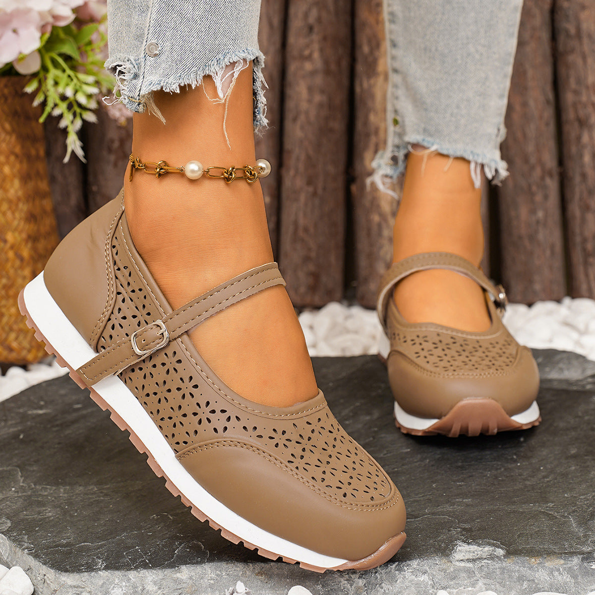 Graceful Orthopedic Shoes with a Modern Look