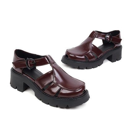 Graceful Orthopedic Sandals for Modern Look