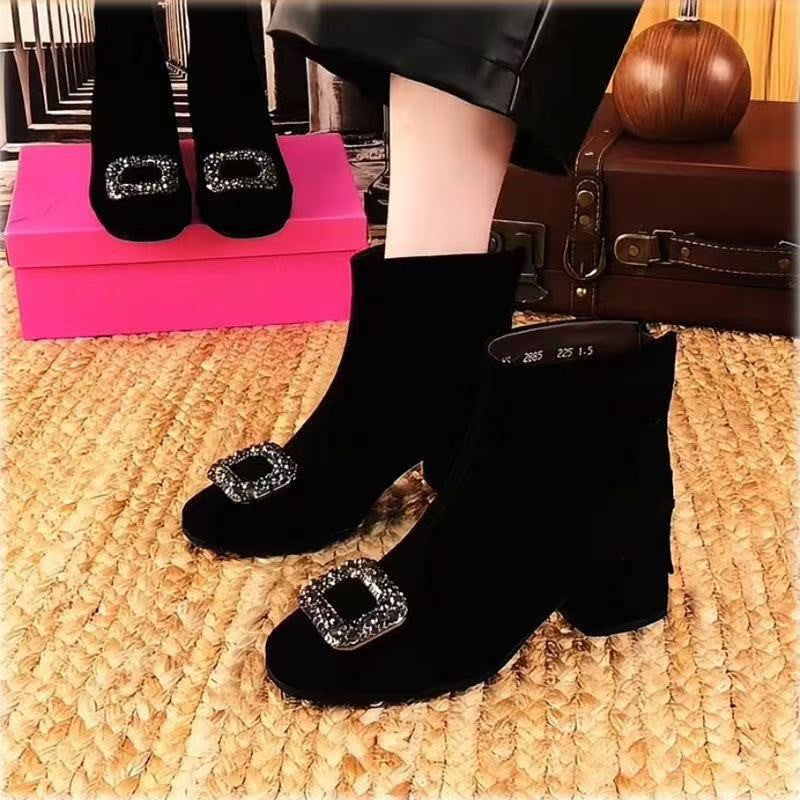 Beautifully Finished Boots in a Timeless Design