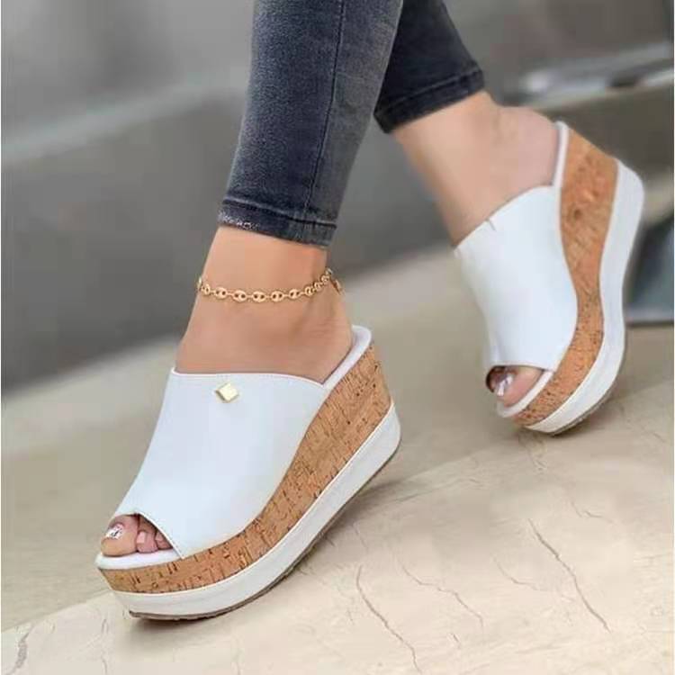 Vintage inspired orthopedic sandal