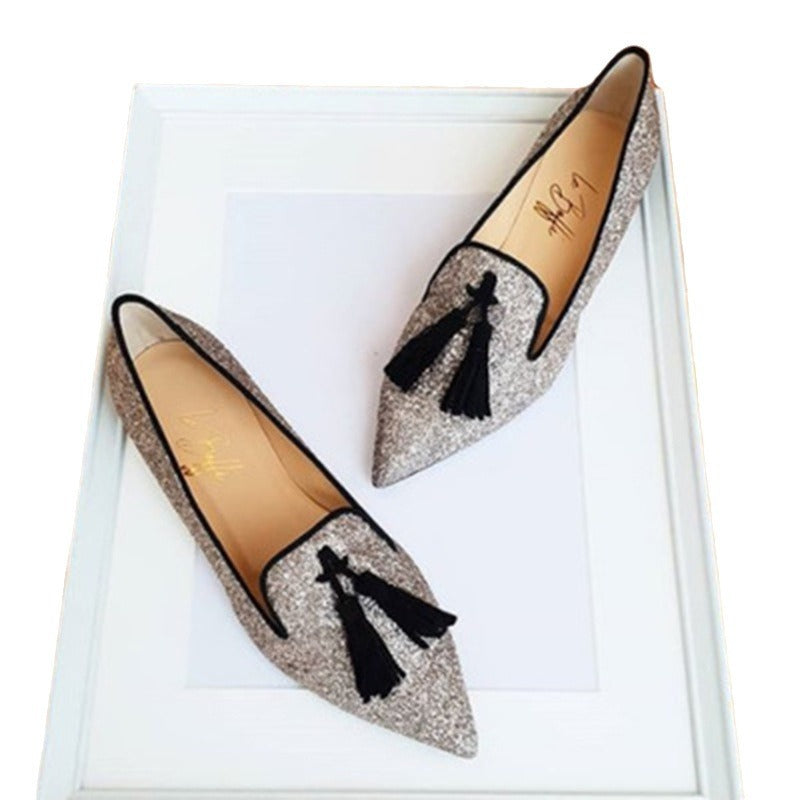 Graceful orthopedic sandals for a modern look