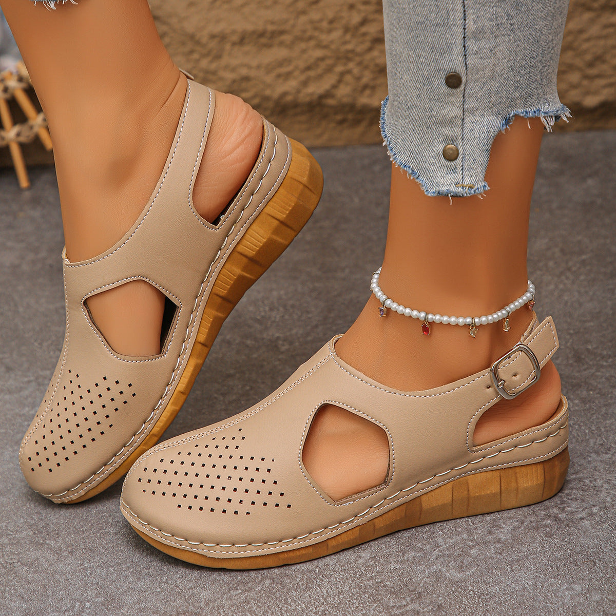 Vintage inspired orthopedic sandal