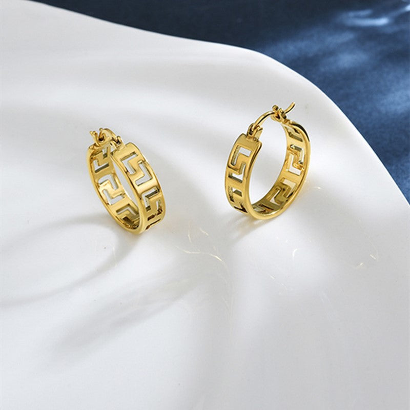 Charming Gold Earring For Any Occasion