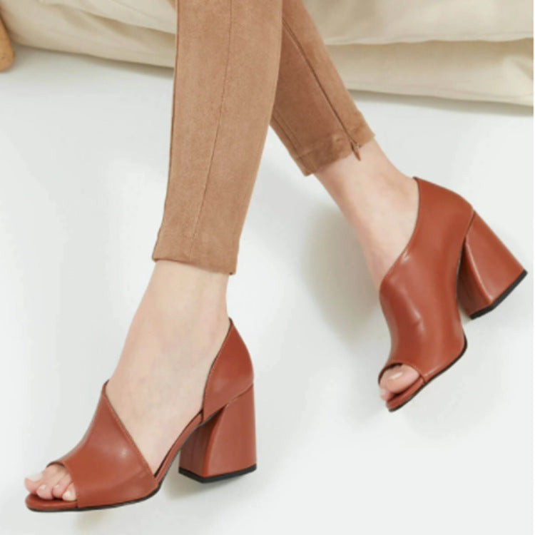Chic Orthopedic Sandals with Unique Design