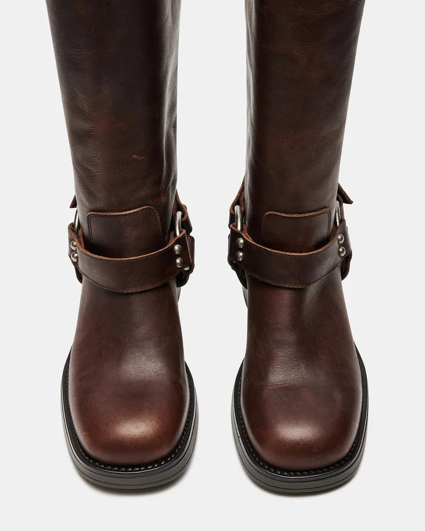 Comfortable orthopedic boots for everyday use