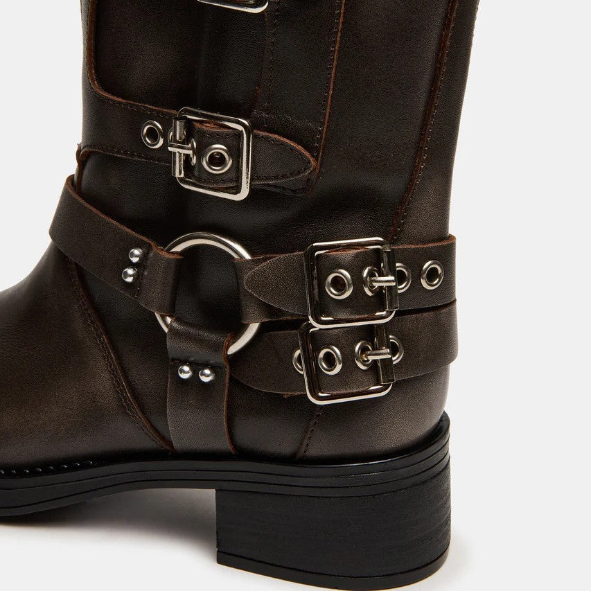 Graceful Orthopedic Boots for Modern Look