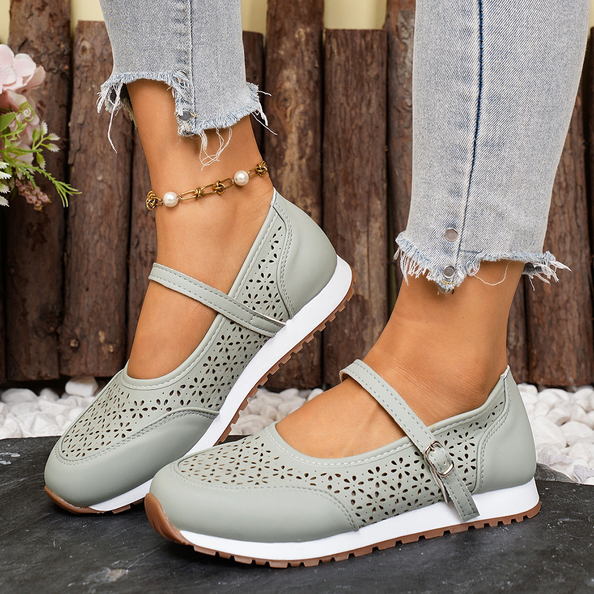Graceful Orthopedic Shoes with a Modern Look