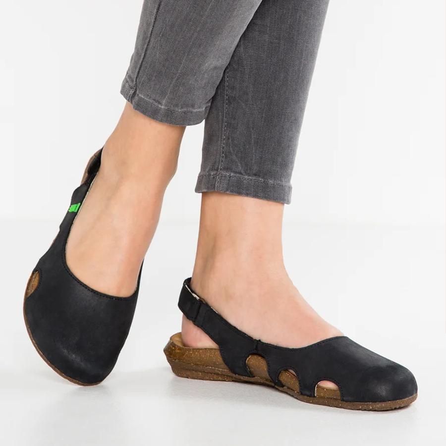 Sandal with belt with velcro closure